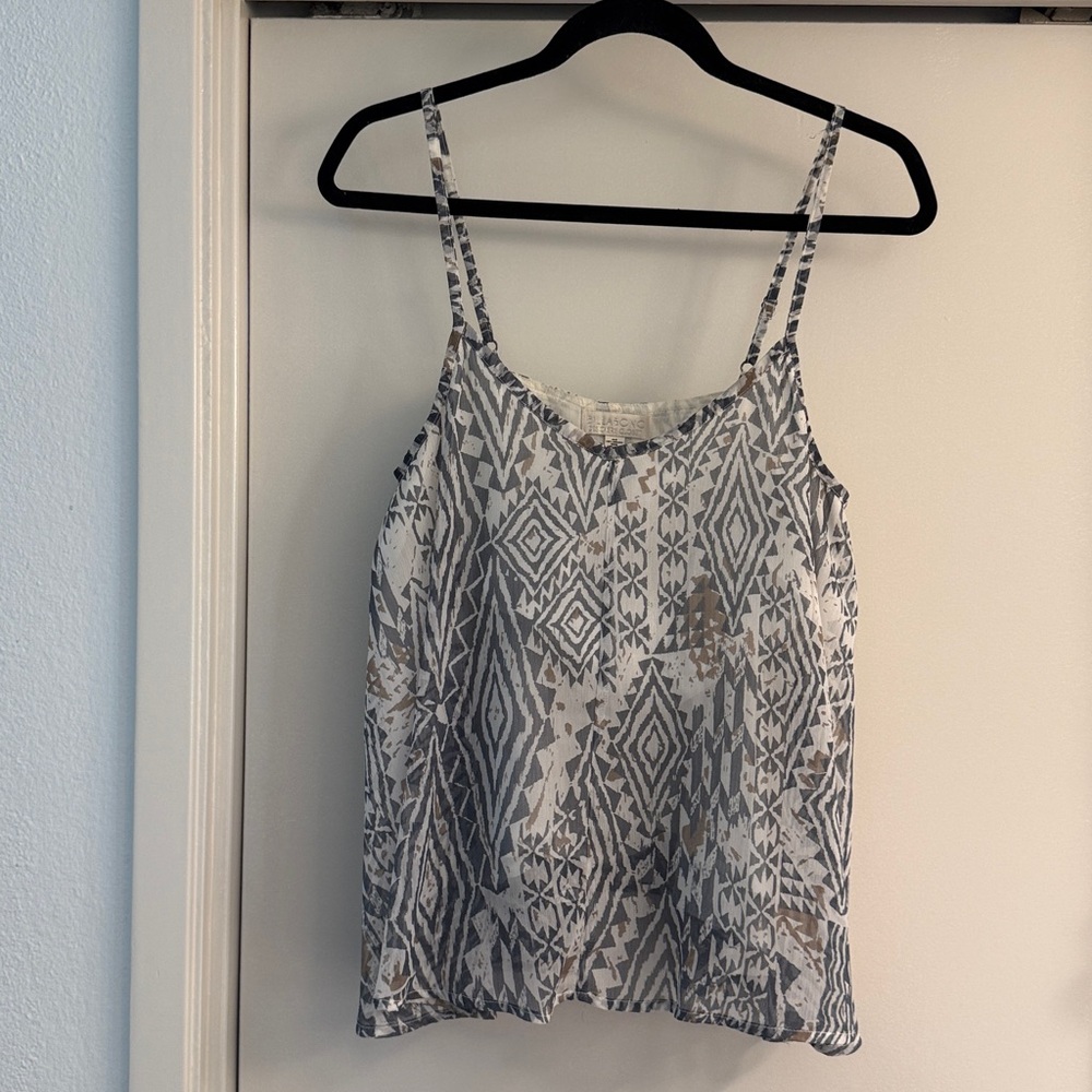 Billabong Gray and Cream Patterned Top